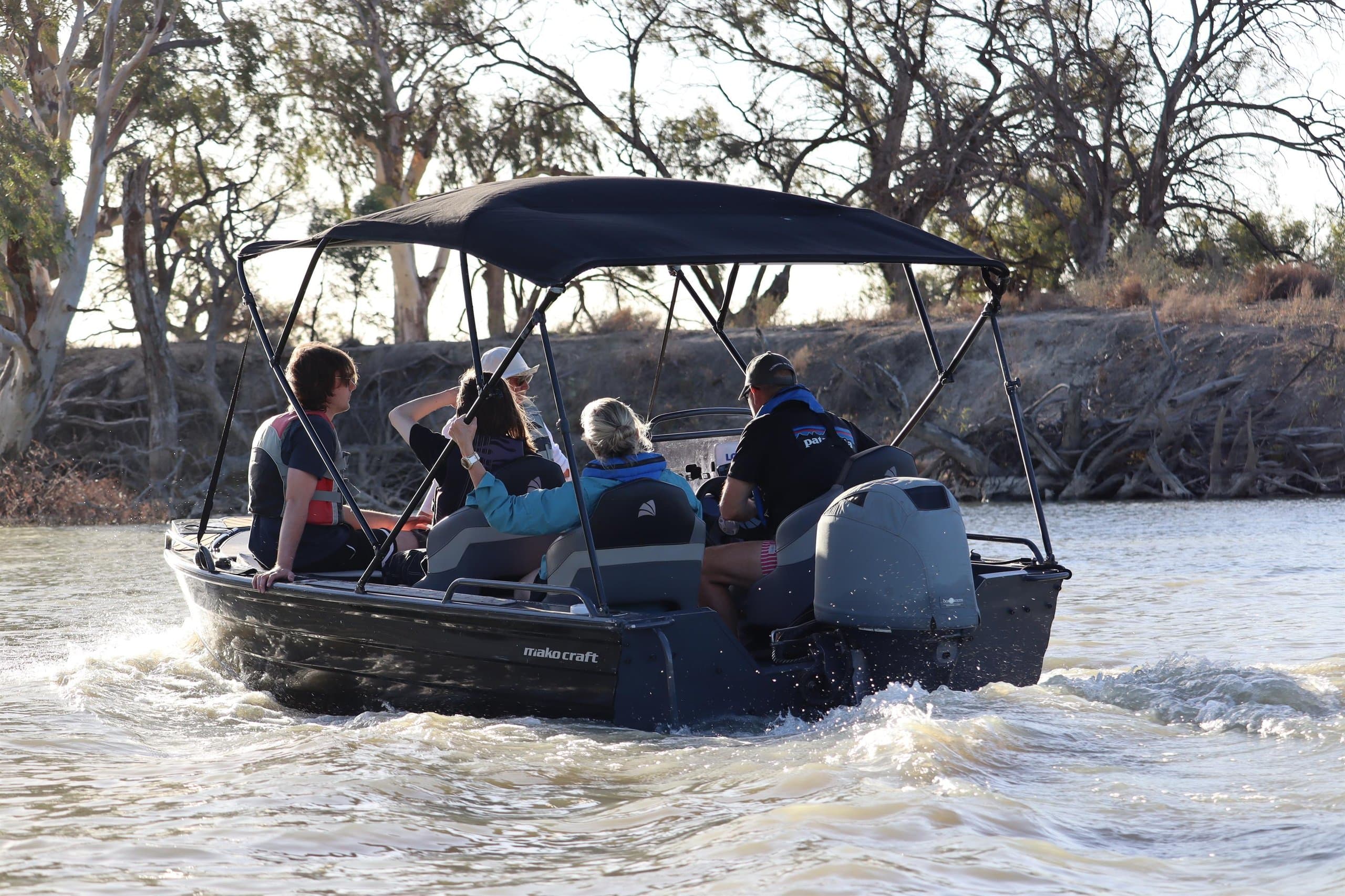 Murray River backwaters and wildlife