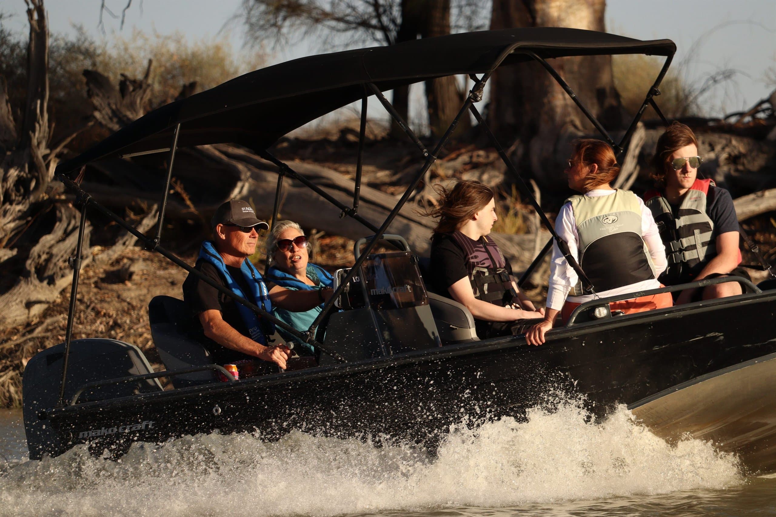 Murray River backwaters and wildlife