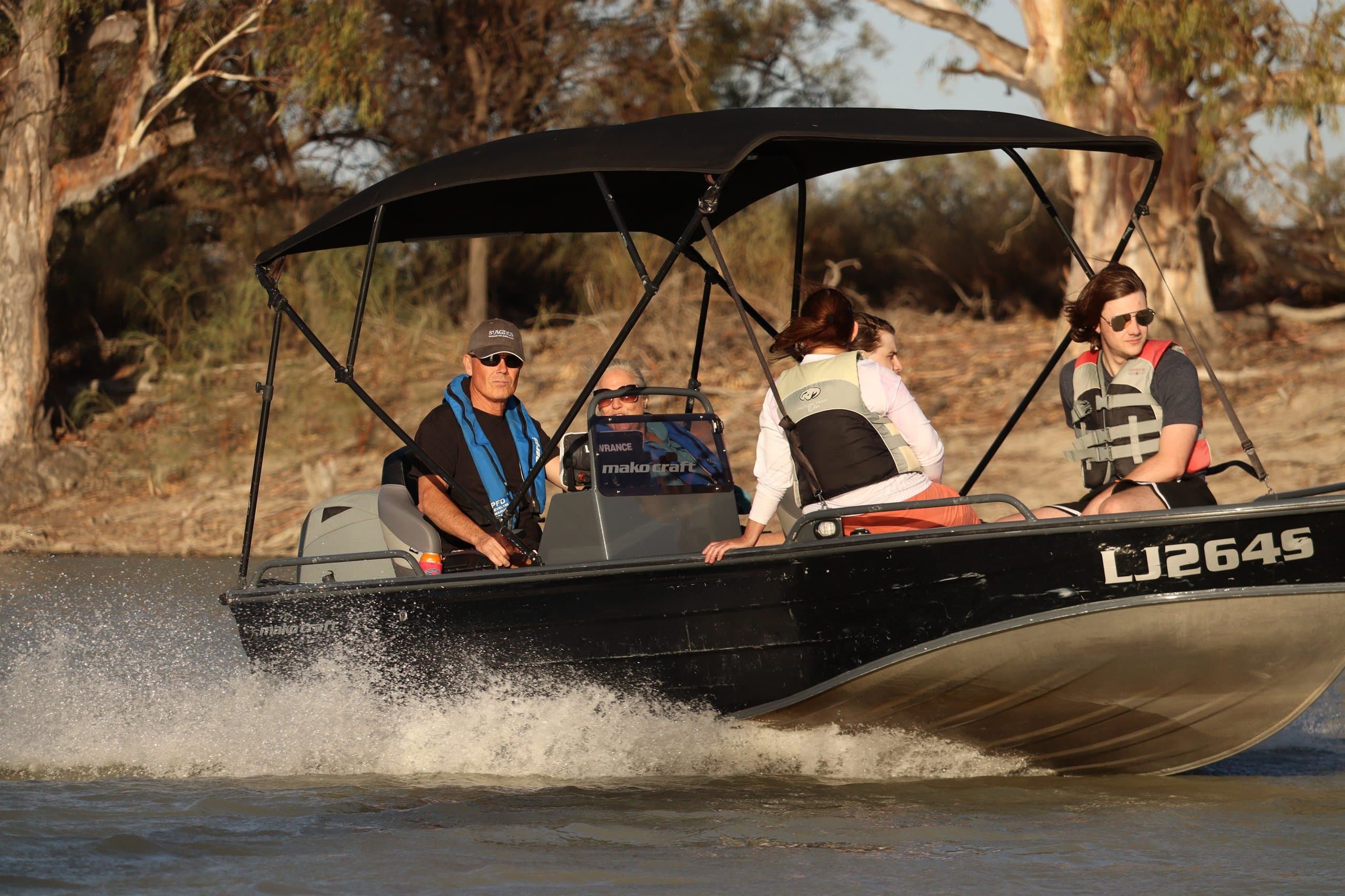 Murray River backwaters and wildlife